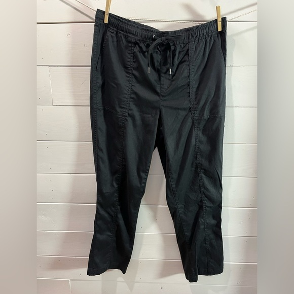 🖤 TAHARI – L – Black Drawstring Crop Pants - Picture 4 of 9